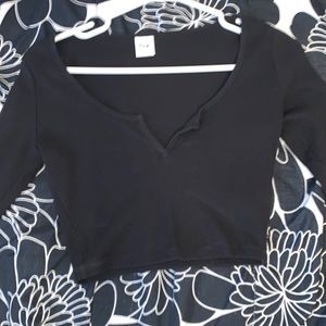 Cute cut out long sleeve crop top